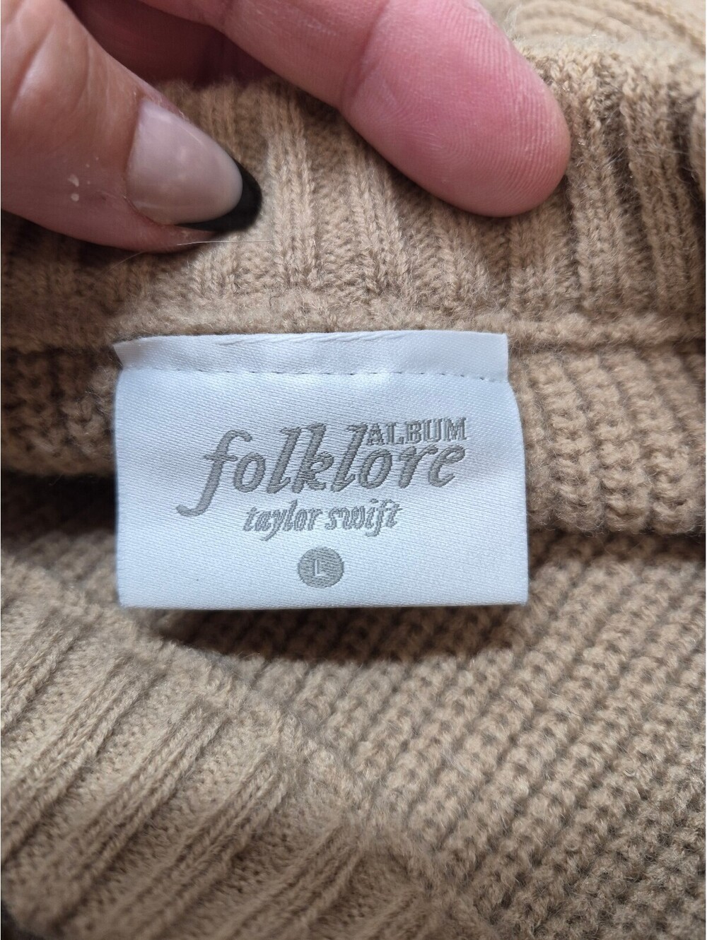 Taylor Swift Folklore Album Beige Knit Sweater Size Large B423 - Picture 6 of 7